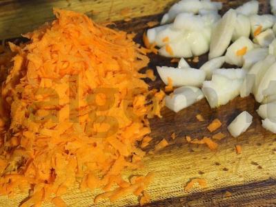 Šviežių ir raugintų kopūstų sriuba su duona ir lašiniais Žingsnis 5