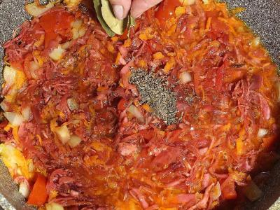 Šviežių ir raugintų kopūstų sriuba su duona ir lašiniais Žingsnis 11