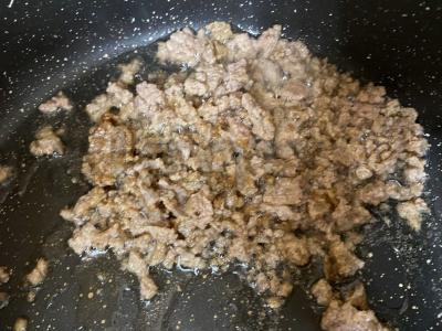 Grikių košė su šonine ir konservuotais kukurūzais Žingsnis 1