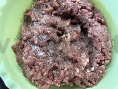 Namų faršas iš jautienos ir kiaulienos mišinio Žingsnis 2