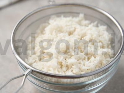 Japonų omletas su ryžiais „Omuraisu“ Žingsnis 1