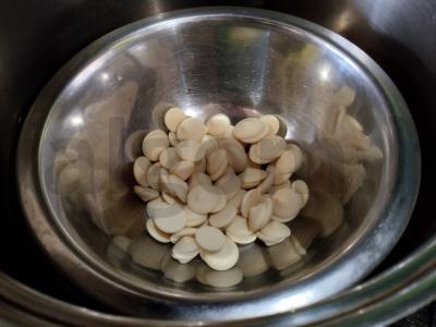 Velykinis pyragas su razinomis ir šokoladiniu glajumi Žingsnis 12