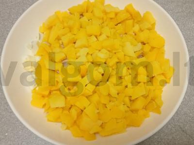 Okroška su virtiniu kiaulienos šniceliu ant duonos kvaso Žingsnis 3