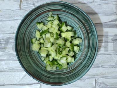 Nuostabus salotas su kiaušiniu ir konservuotais kukurūzais Žingsnis 2