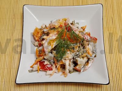 Salotos su jūros kopūstais ir vištienos filė pagrindine nuotrauka