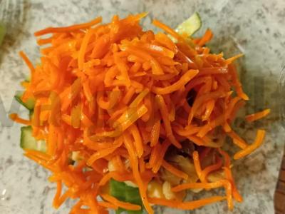 Salotos su korėjietiška morkų ir grybais Žingsnis 4