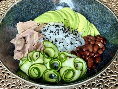 Poke su jazminų ryžiais ir tunu pagrindine nuotrauka