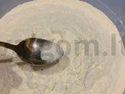 Riešutai su virta saldžia grietinėle Žingsnis 2