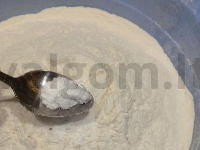 Riešutai su virta saldžia grietinėle Žingsnis 3