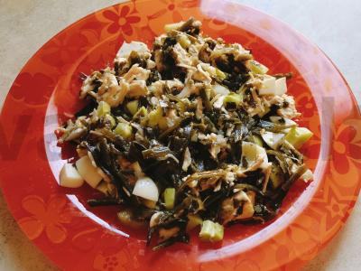 Salotos su vištiena ir jūros kopūstais pagrindine nuotrauka