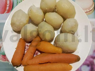 Salotas „Mimoza“ su sviestu Žingsnis 2