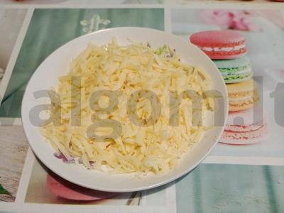 Salotas „Mimoza“ su sviestu Žingsnis 7