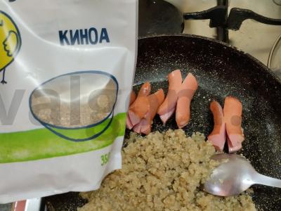 Kvinoja „Su dešrelėmis“ Žingsnis 5