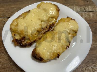 Vištiena su ananasais po sūrio apvalkalu pagrindine nuotrauka