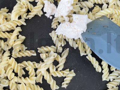 Švelni makaronai su ridikėliais ir rikota Žingsnis 5