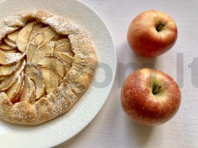 Vegetariška galeta su obuoliais pagrindine nuotrauka