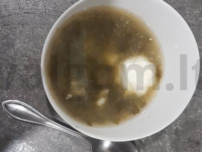 Špinatų sriuba su kiaušiniais pagrindine nuotrauka