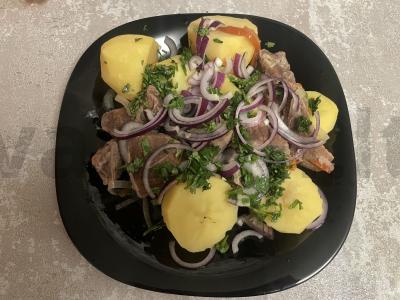 Kvapni hašlama su mėsa ir daržovėmis pagrindine nuotrauka