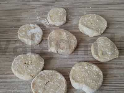 Sūrio blynai su grietine ant kvietinių miltų Žingsnis 4