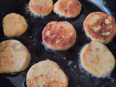 Sūrio blynai su grietine ant kvietinių miltų Žingsnis 6