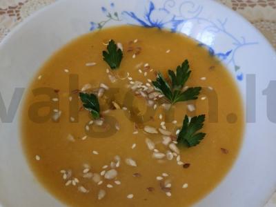 Vegetariškas moliūgų sriuba su česnaku pagrindine nuotrauka