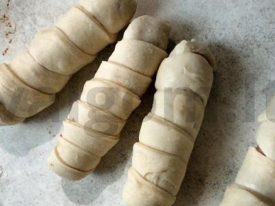 Aštrūs dešrelės tešloje su kečupu Žingsnis 4