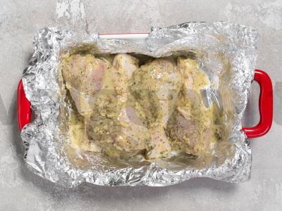 Kepta vištienos blauzda folijoje Žingsnis 4