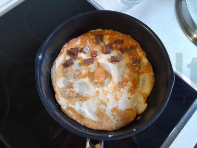 Varškės blynas su šokoladiniu įdaru Žingsnis 4