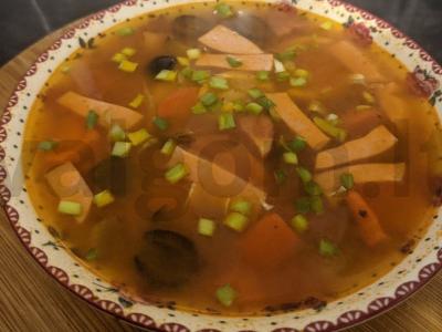 Greitoji soljanka su rūkytomis ir virtais dešromis pagrindine nuotrauka