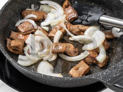 Salotas „Peršalimo lizdas“ su veršienos kepenimis Žingsnis 2