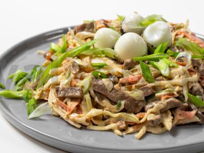 Salotas „Peršalimo lizdas“ su veršienos kepenimis Žingsnis 6