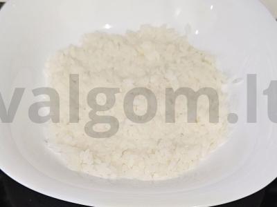 Salotos su lašiša, kukurūzais ir ryžiais Žingsnis 1