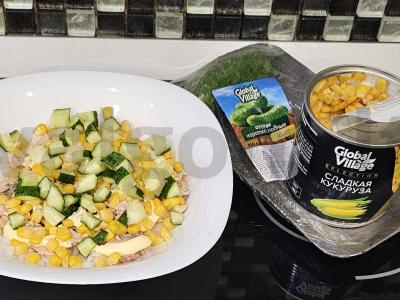 Salotos su lašiša, kukurūzais ir ryžiais Žingsnis 4