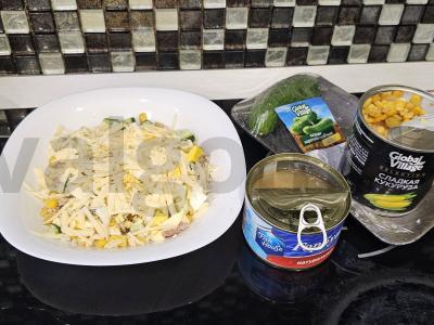 Salotos su lašiša, kukurūzais ir ryžiais Žingsnis 5