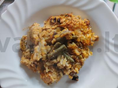 Pupelės su ryžiais, kalakutiena ir grybais daržovių sultyse pagrindine nuotrauka