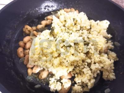 Pšeno su keptu svogūnu ir pupelėmis Žingsnis 3