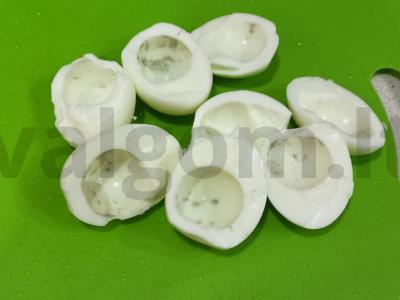 Salotas „Mimoza“ su konservuotu tunu Žingsnis 1