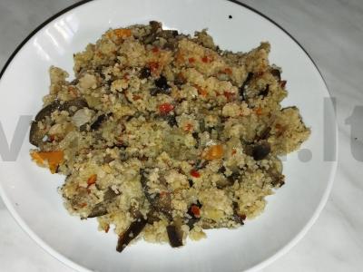 Kuskusas, troškintas su daržovėmis pagrindine nuotrauka