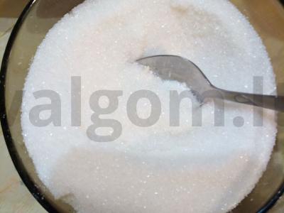 Uogų ir obuolių kompotas Žingsnis 3