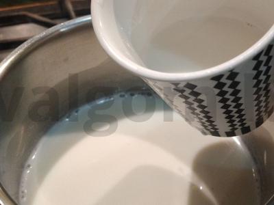 Pieninis „Muhallebi“ su mandarinų Žingsnis 4