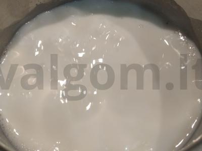 Pieninis „Muhallebi“ su mandarinų Žingsnis 5