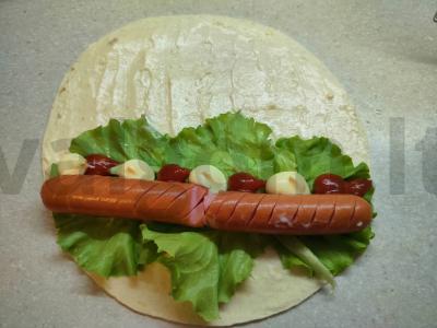 Karštas šuo kvietinėje tortilijoje Žingsnis 3