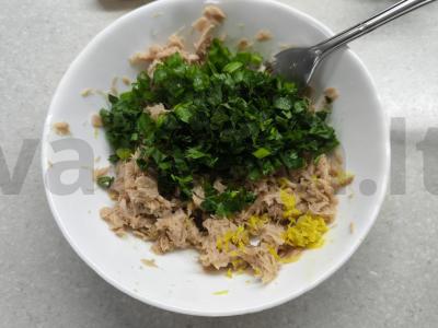 Sumuštiniai su tunu, pomidoru ir sūriu Žingsnis 3