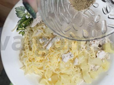 Krepšeliai su konservuotais ananasais ir vištienos krūtinėle Žingsnis 4