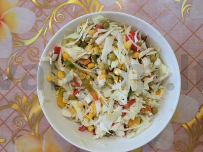 Salotas „Ryški gražuolė“ pagrindine nuotrauka