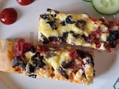 Pica su miško grybais ir dešra pagrindine nuotrauka