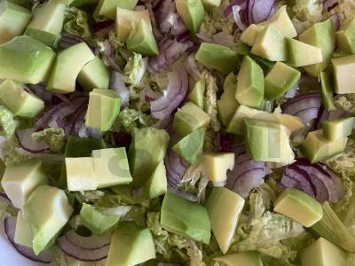 Salotas su kokteilių pomidorais ir Pekino kopūstu Žingsnis 3