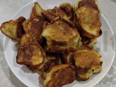 Švelnūs mini blynai su bananais pagrindine nuotrauka