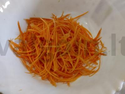 Vitaminų salotas su daržovėmis ir obuoliu Žingsnis 1