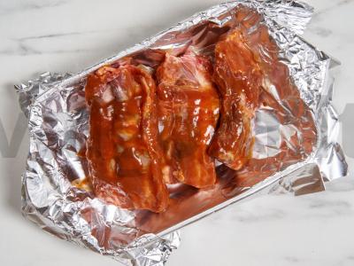 Kiaulienos šonkauliai folijoje Žingsnis 3